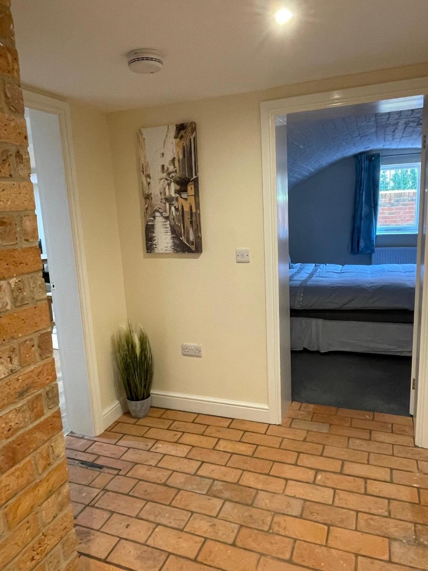 1 Hatton House 2 Bedroom 2 Bathroom Spacious Basement Flat Newark upon Trent Buitenkant foto
