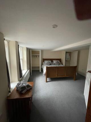 1 Hatton House 2 Bedroom 2 Bathroom Spacious Basement Flat Newark upon Trent Buitenkant foto